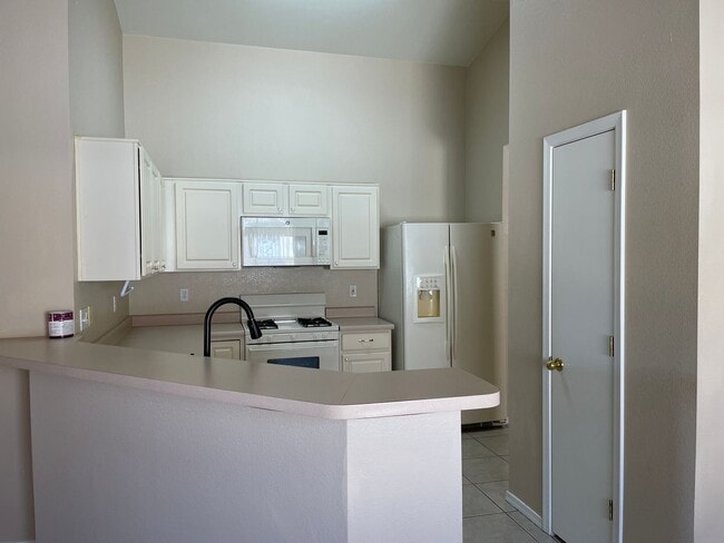 Photo - Freshly painted 4Bdm 2Ba Home, in a well desired location! will not last long!