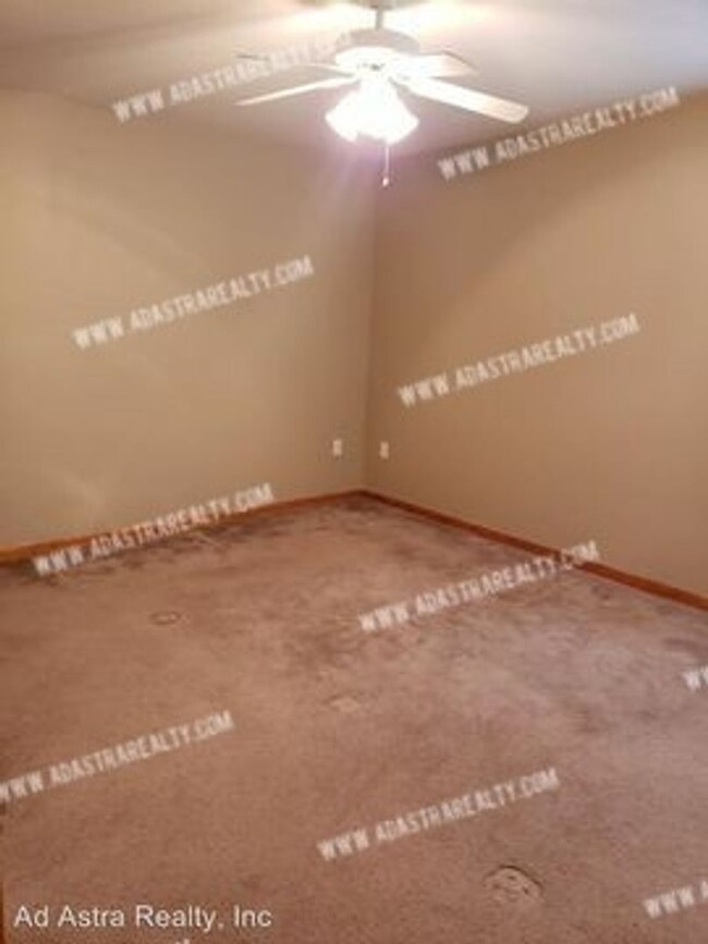 Photo - Beautiful Ranch Duplex in Edgerton-Availab... House