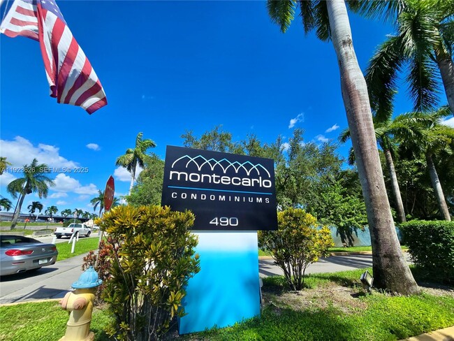 Building Photo - 498 NW 165th St Unit D-405