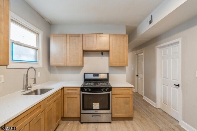 Photo - 216 S 10th St Unit 3