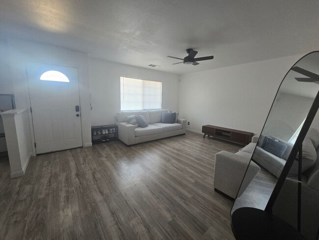 1875 Idlewood Cir