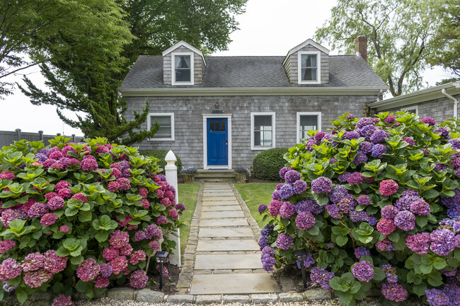 Photo - 1429 Peconic Bay Blvd Casa