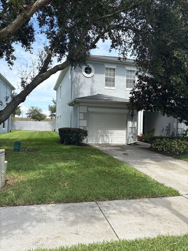 Building Photo - 3 bed 2.5 bath Townhome - Gated Community