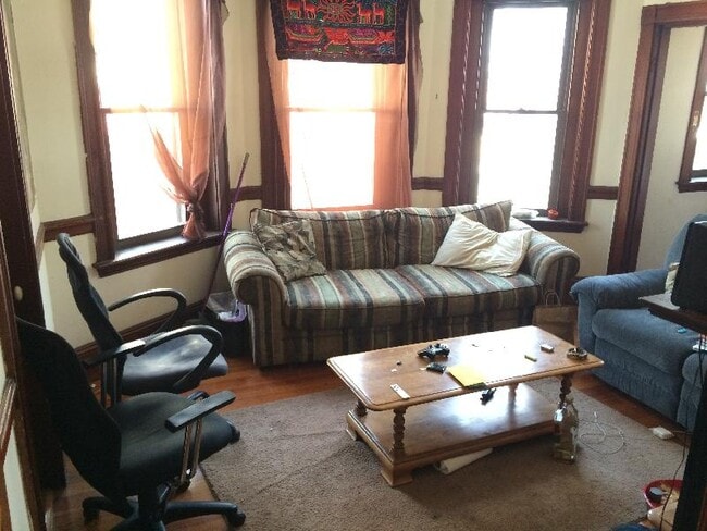 Building Photo - 174 Saint Alphonsus St Unit #2