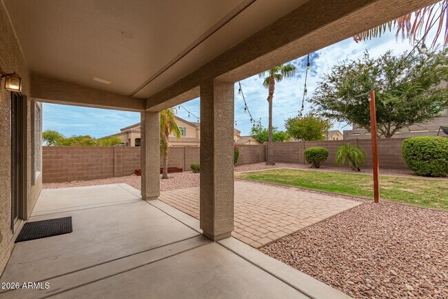 11719 W Dos Rios Dr