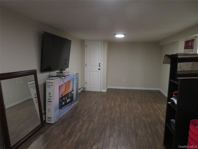 Photo - 17 Chimney Ln