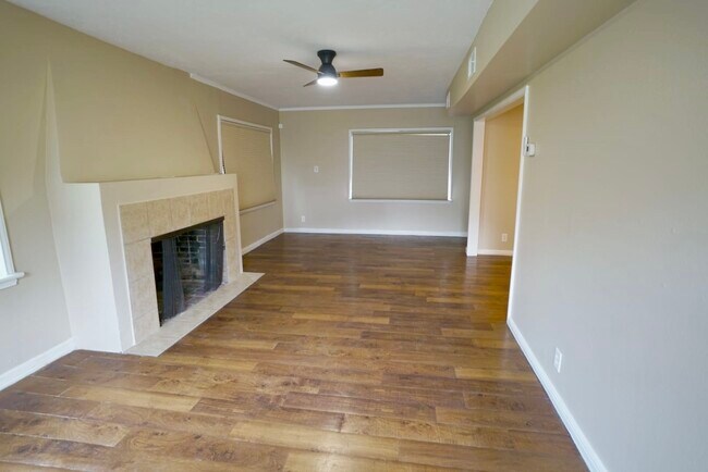 Photo - 3309 Lawrence St