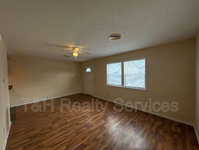 Photo - 609 1/2 South Crystal Street