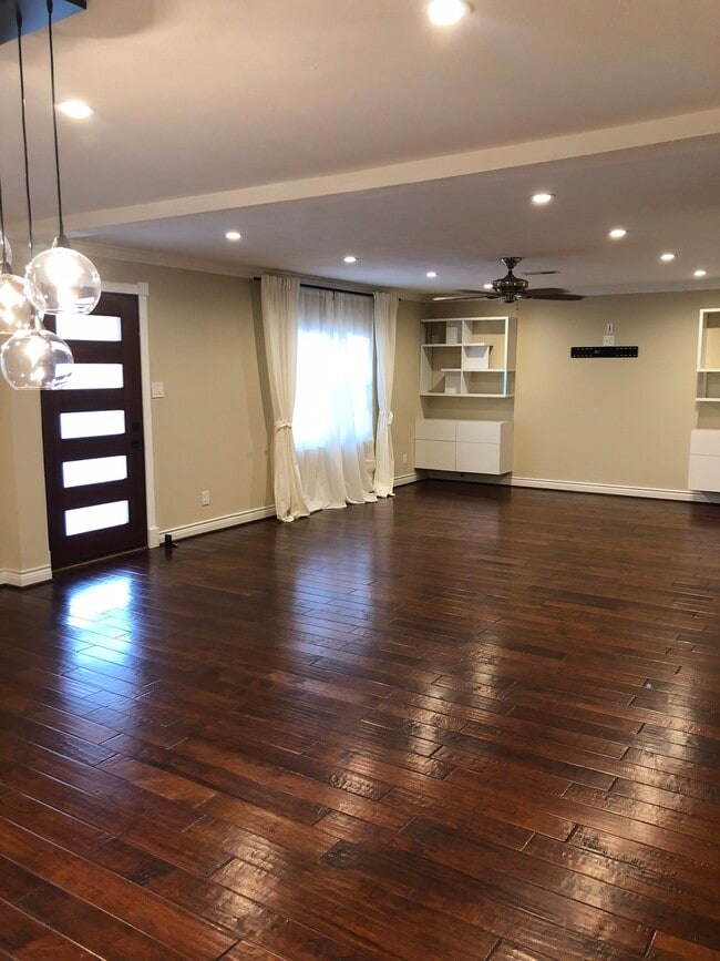 Photo - 1442 Chamboard Ln