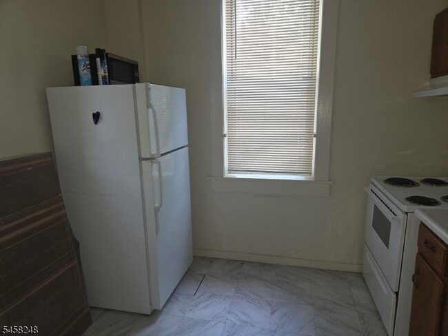 Photo - 817 Ringwood Ave Unit 3