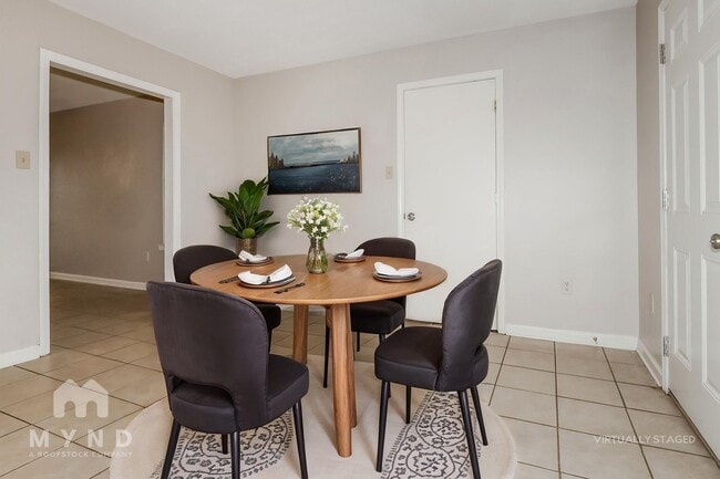 Photo - 10571 Chateau Dr