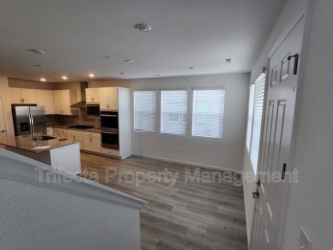 Photo - 1915 Zephyr Rd