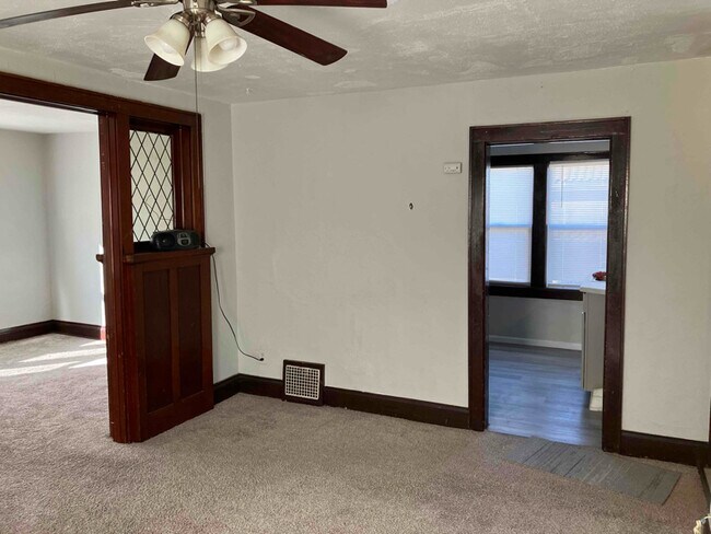 Photo - 6013 12th Ave Unidad 2nd floor