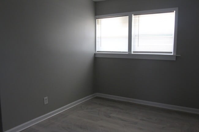 Photo - 1922 Skylane Dr