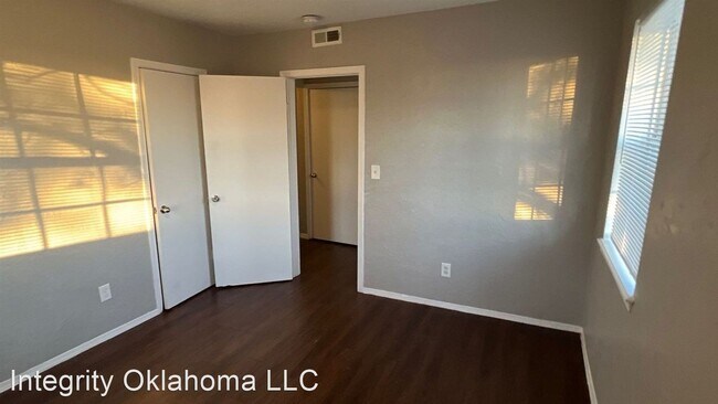 Photo - 3 br, 1 bath House - 909 N. Indiana