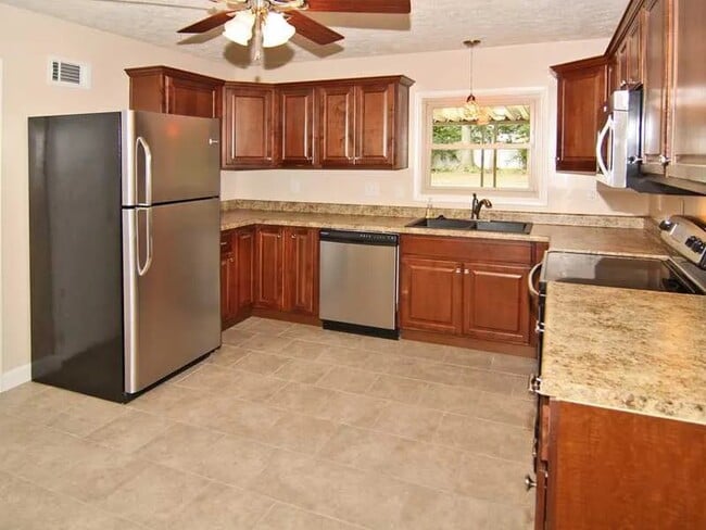 Photo - 10118 Holaday Dr