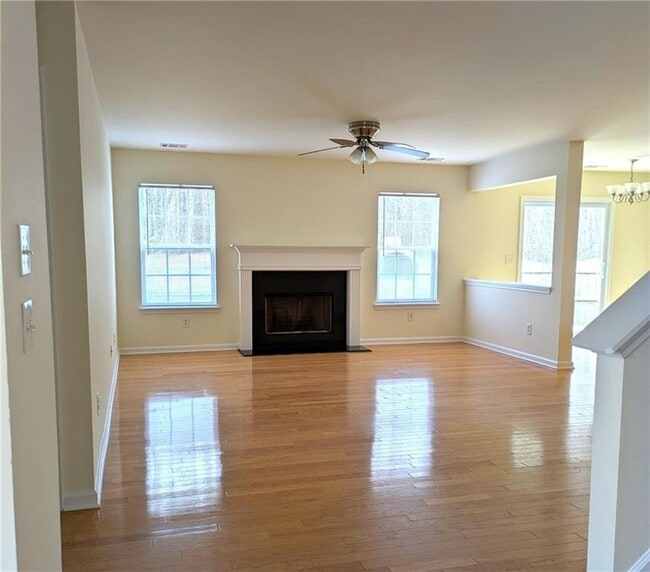 Photo - 3075 Whittier Way