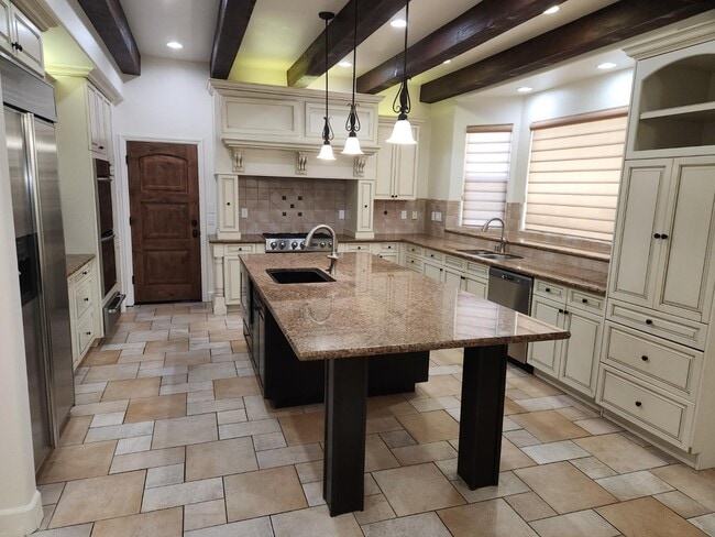 Photo - 8420 Lake Shore Dr