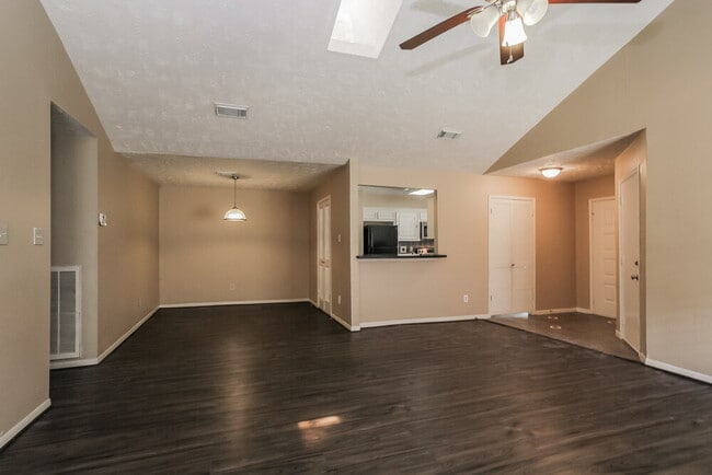 Photo - 3425 Benfield Dr