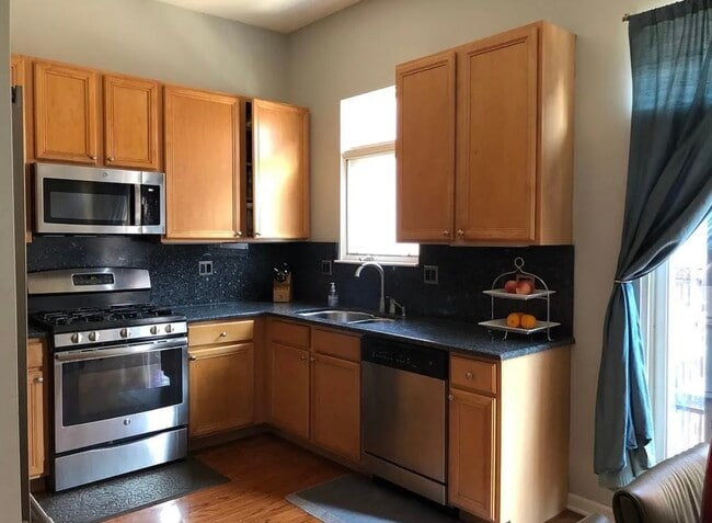 Photo - 842 W 15th Pl