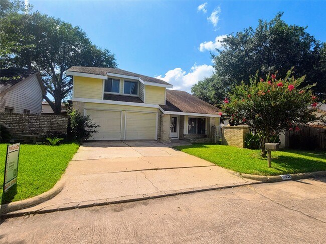 Building Photo - 10526 Chapel Hill Dr