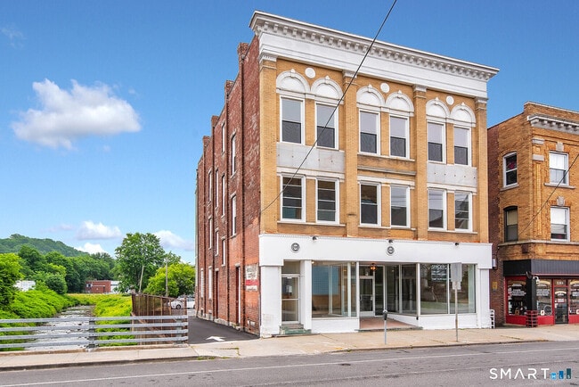 Photo - 120 E Main St Unidad 3