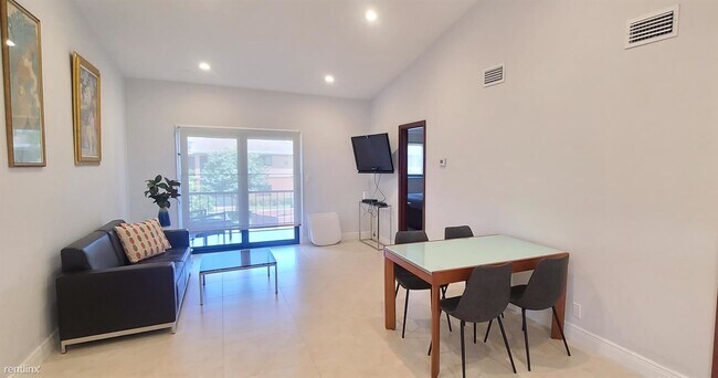 Photo - 2 br, 2 bath Condo - 50 SE 12th St Apt 226 Unidad Apt 226