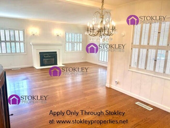 Photo - 2234 Oakvale Rd