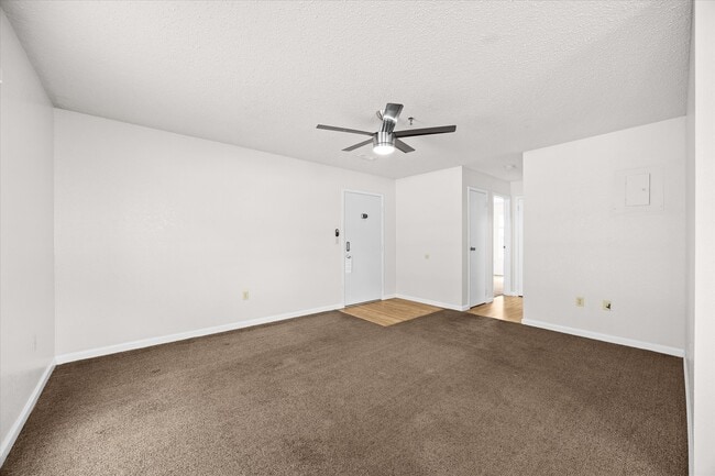 Photo - 2105 N Keebler Ave Apartamento Unidad A