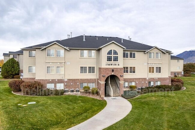 Building Photo - 1768 W 1300 S Unit #207