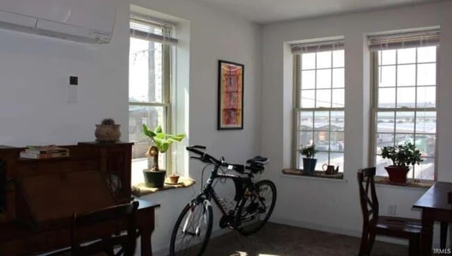 Photo - 303 S Washington St Unidad 2