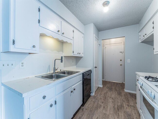 Photo - 605 Misty Morning Way