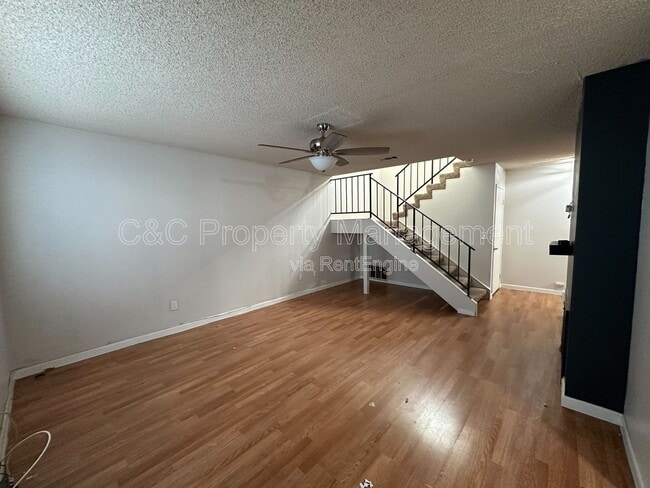 Photo - 1380 W 48th St Unidad 116