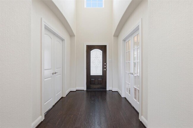 Photo - 8606 Evelina Trail