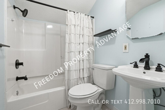 Photo - 2266 Glenbury St