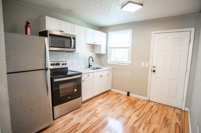 Photo - 1416 Chicago Ave