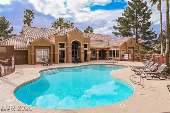 Photo - 1150 N Buffalo Dr Unit 1079