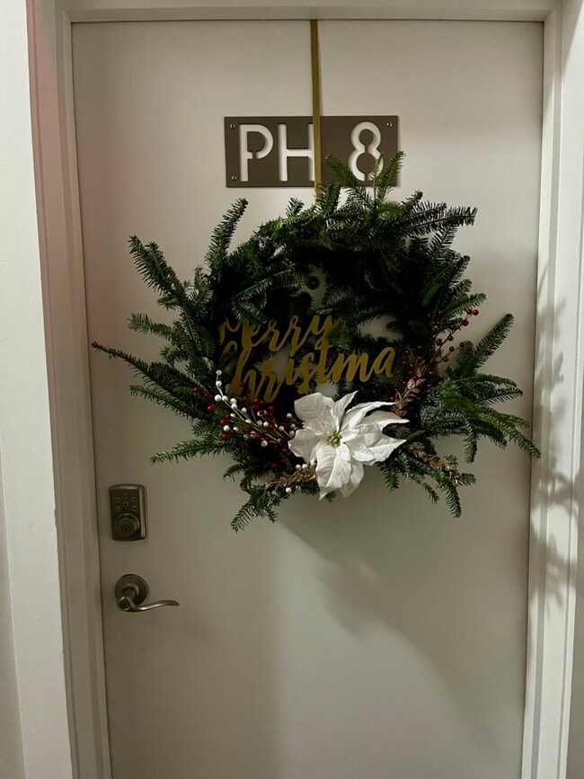 Puerta de entrada del Penthouse. - 3821 14th St NW Unidad PH 8