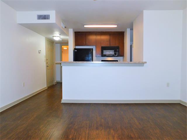 Photo - 1512 N Elm St Unit 103