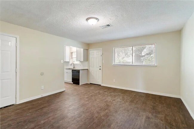 Photo - 5427 Bungalow Ln