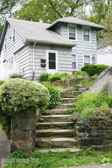 Building Photo - 28 Locust St Unit 2 Rental