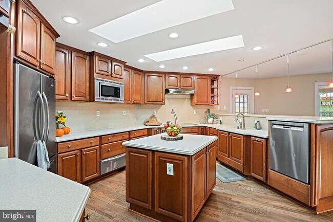 Photo - 2918 Glenvale Dr