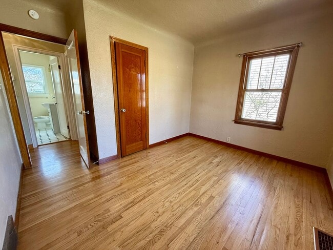 Photo - 3 Bedroom / 2 Bath Home - Bespoke Elegance in the University District!