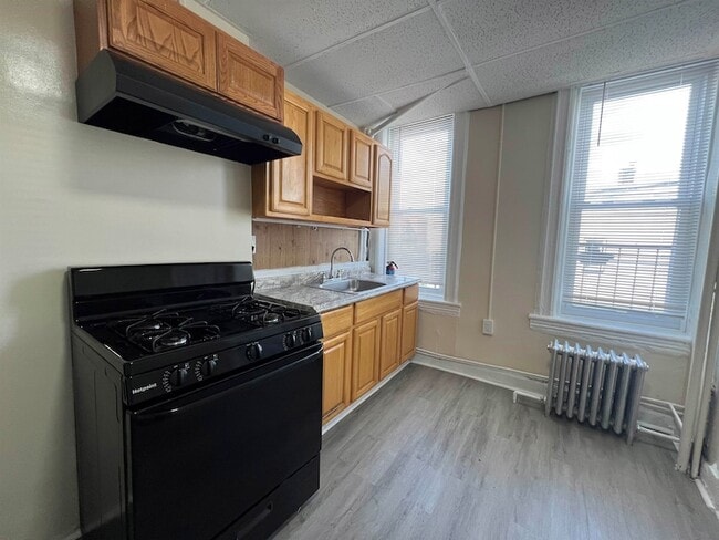 Photo - 1513 Summit Ave