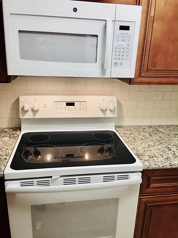 Building Photo - 2601 Bellefontaine Unit C312 Rental