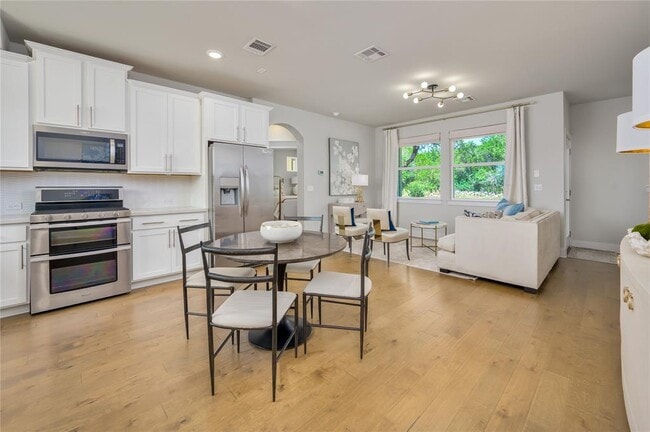 Photo - 142 Volterra Ln