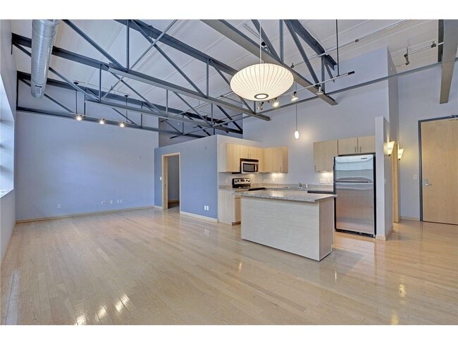 Building Photo - 111 E Franklin Ave Unit 307