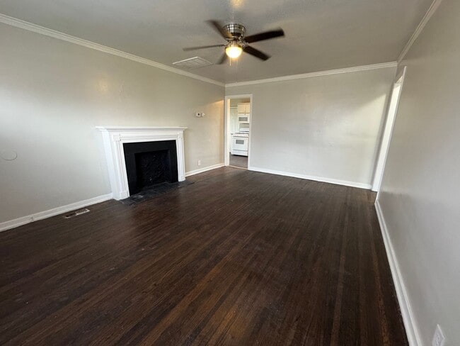 Photo - Cute 2 bedroom 1 Bath House!   Close to Mother Road Market!