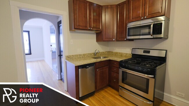 Photo - 2122 W Ainslie St Unit 2102-1E