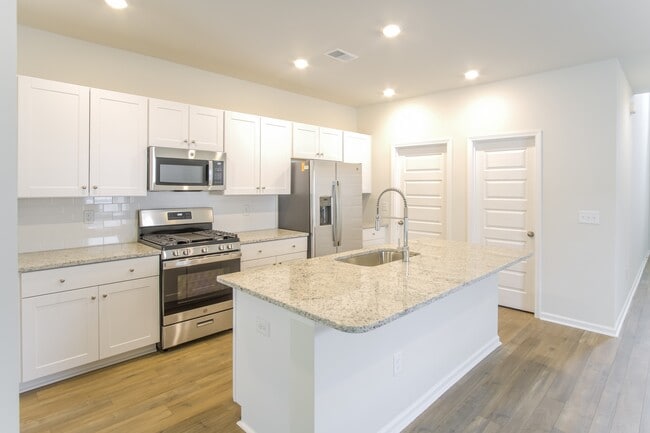 Photo - 631 Watercliff Dr